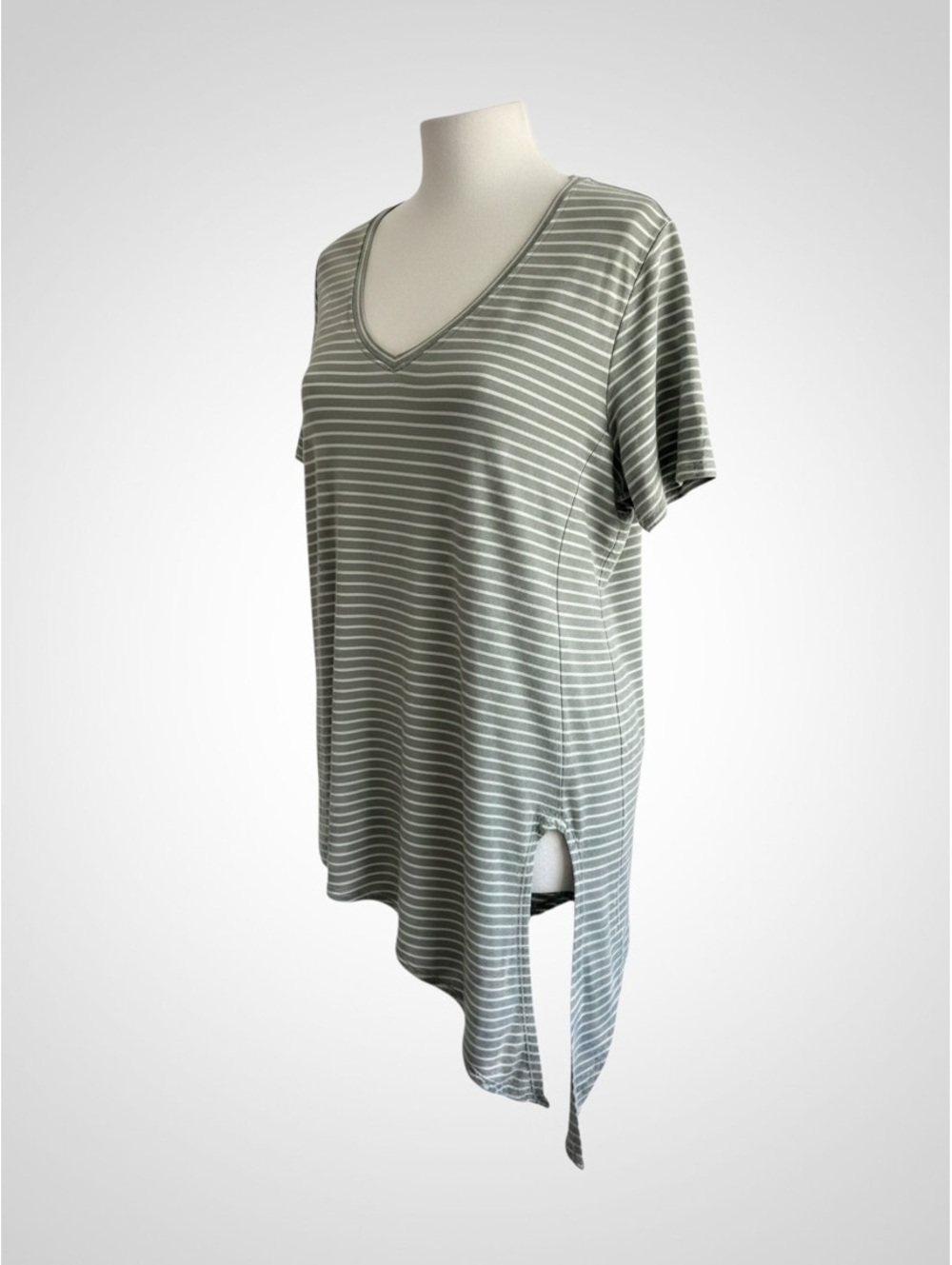 Matty M striped asymmetrical hem V-neck top